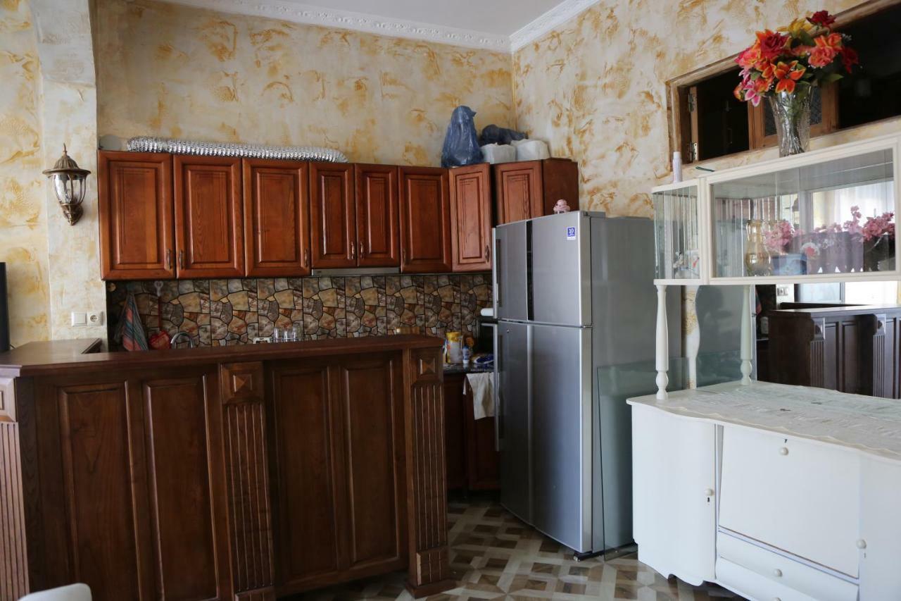Duru'S Apartment With 3 Bedrooms Batumi Exterior photo